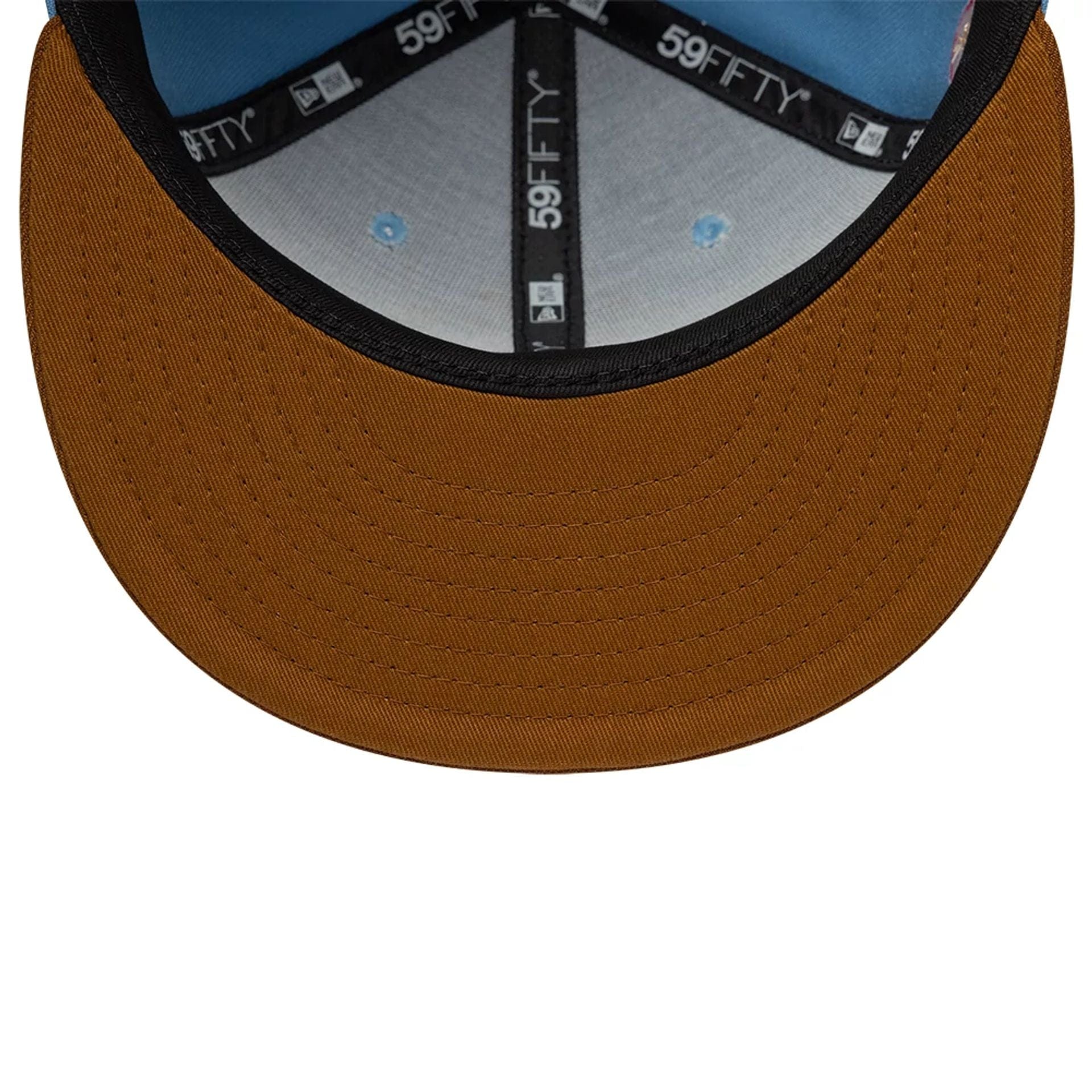 Pictured is this Heart Scooby Doo 59FIFTY Fitted cap in pastel blue. 7