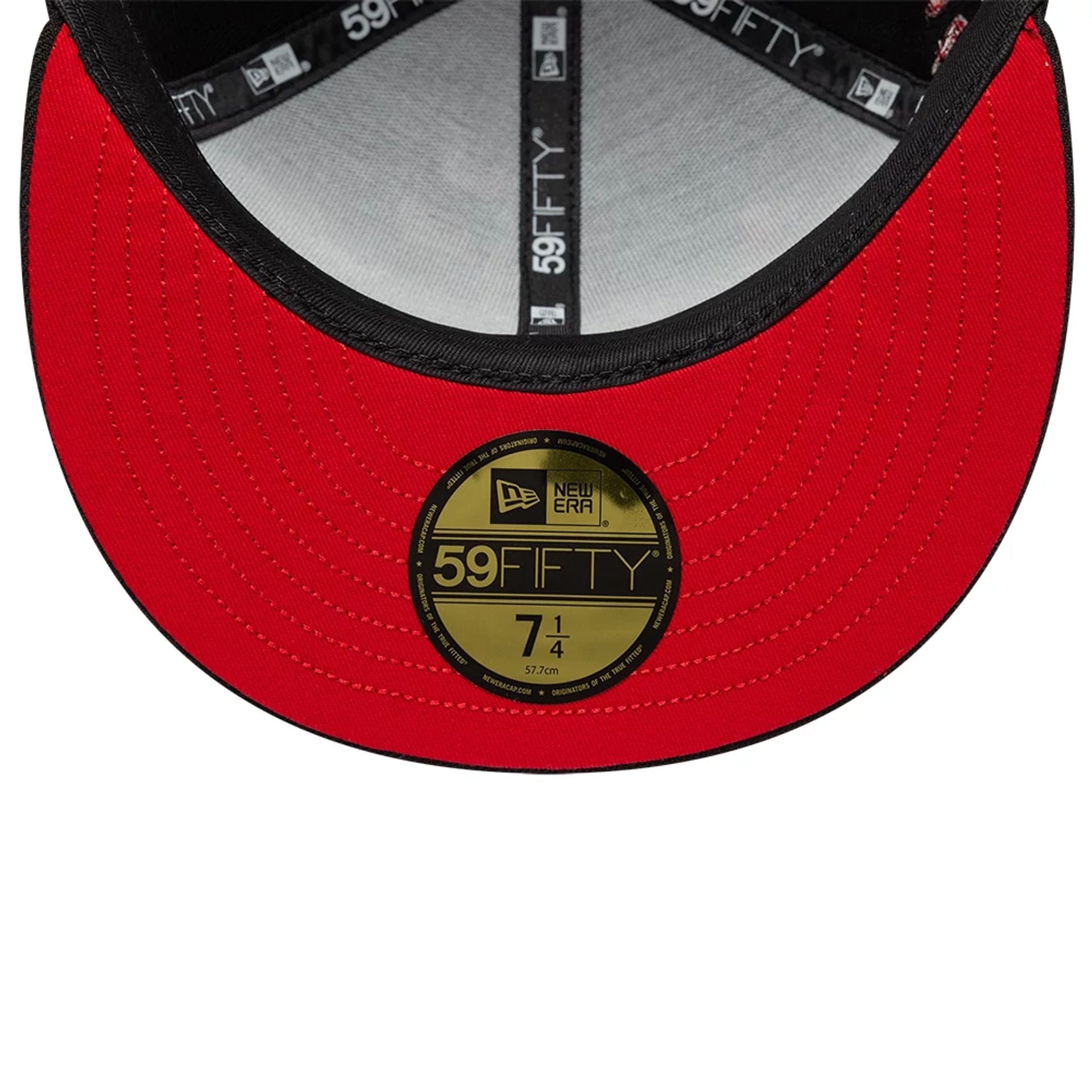 Pictured is this Heart Bugs Bunny 59FIFTY Fitted cap in black. 3