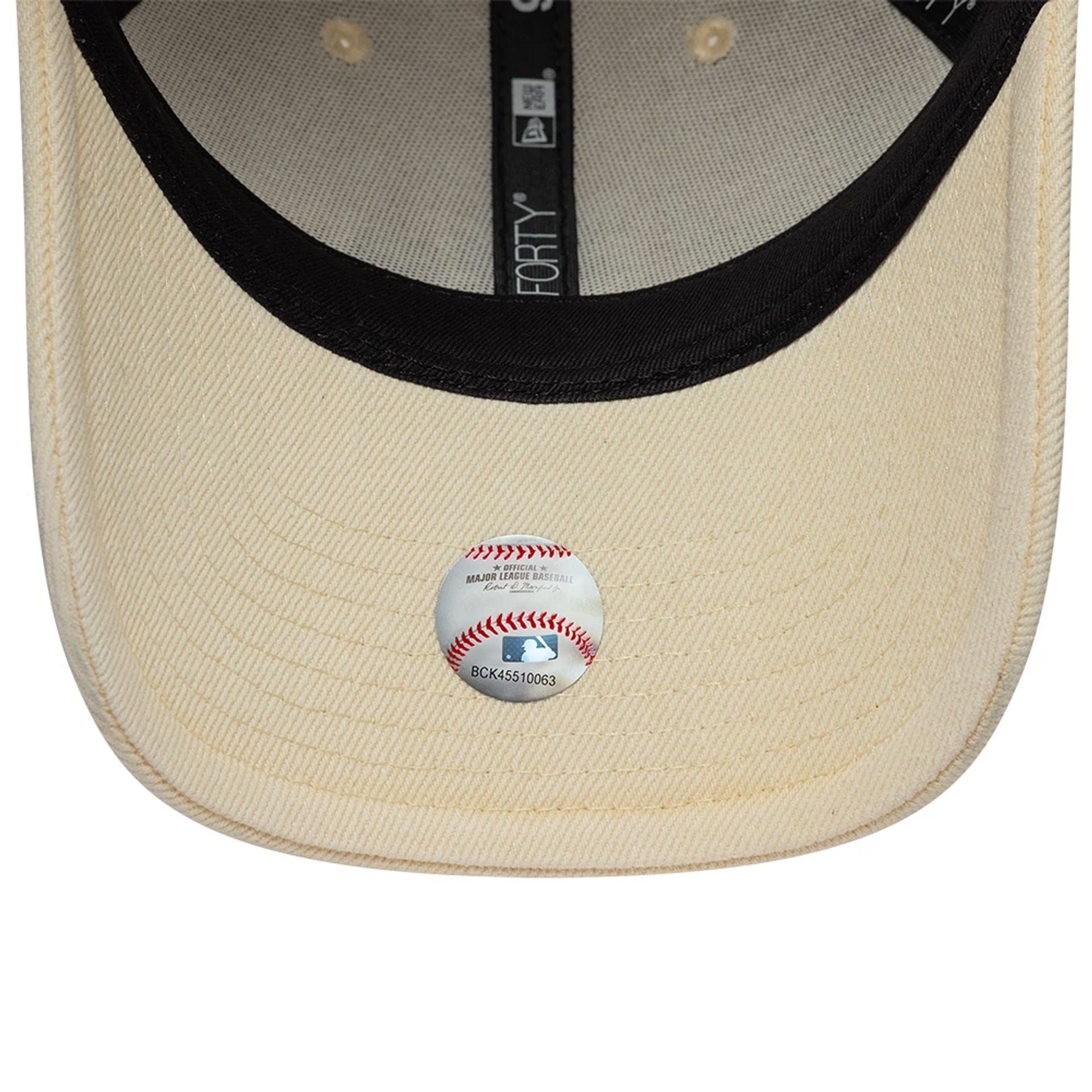 Pictured is this MLB Washed Denim New York Mets 9FORTY cap in light beige. 7