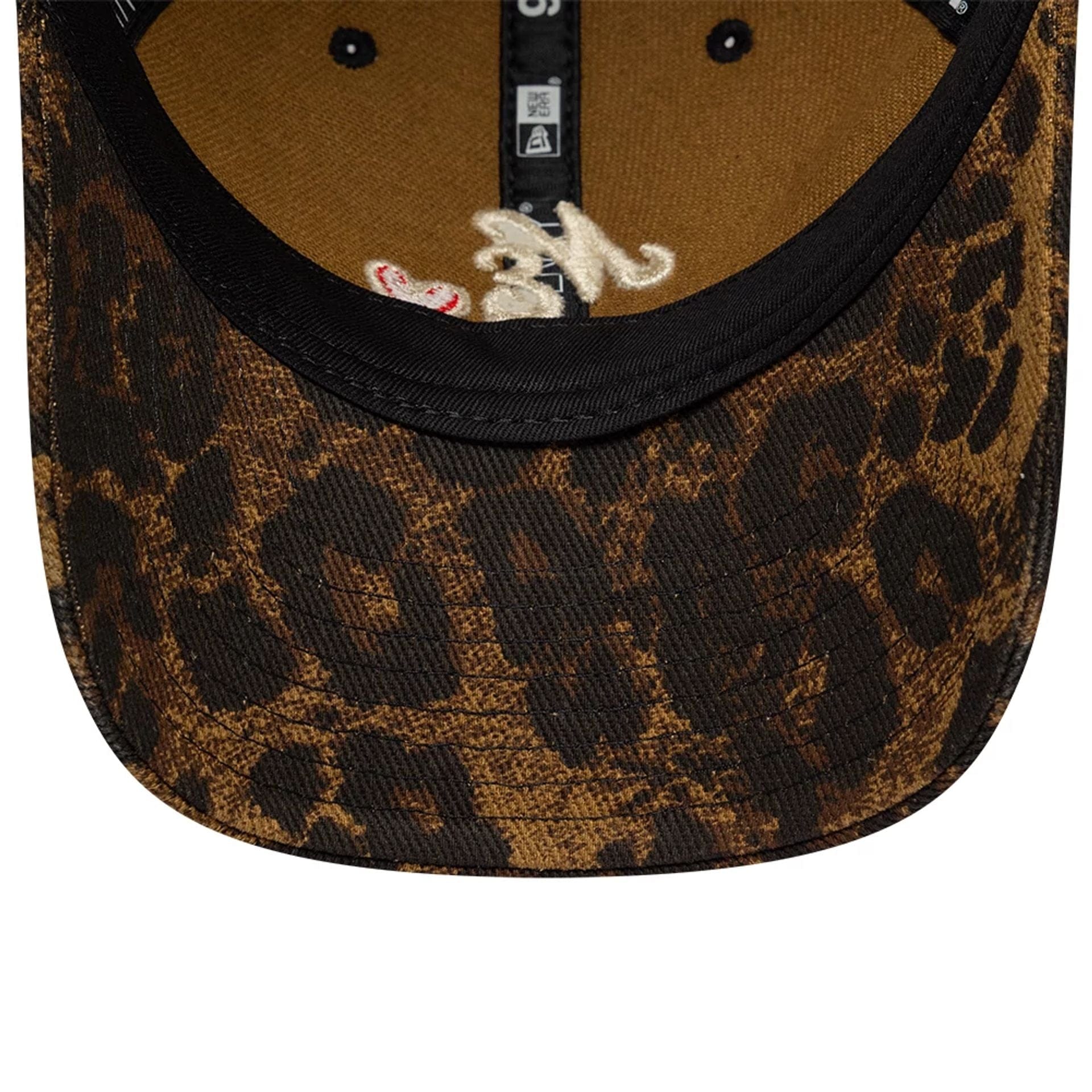 Pictured is this New Era Leopard Heart 9TWENTY cap in light beige. 7