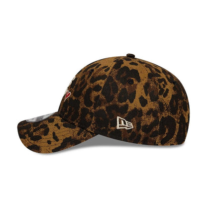 Pictured is this New Era Leopard Heart 9TWENTY cap in light beige. 5