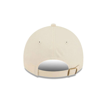 Pictured is this NBA Team Logo Chicago Bulls Casual Classic cap in beige. 7