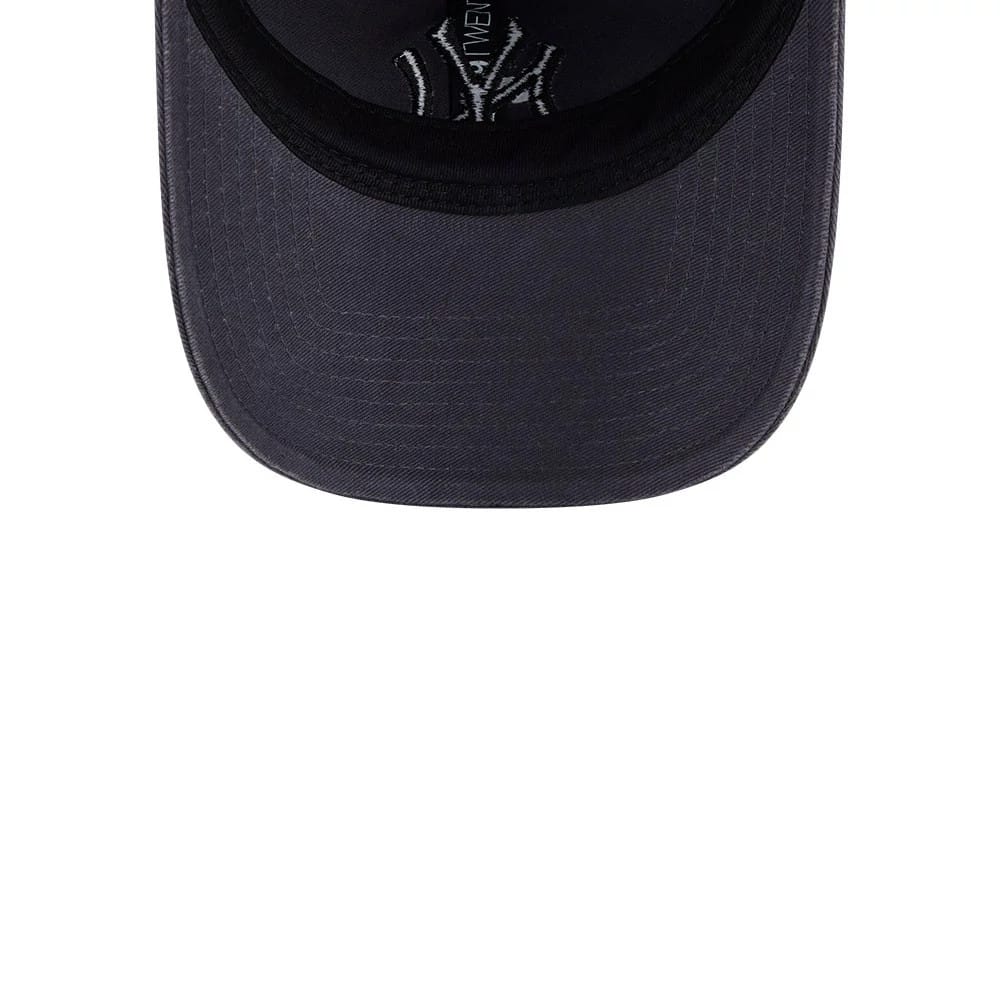 Pictured is this MLB Starry Eyelet New York Yankees 9TWENTY cap in black. 7