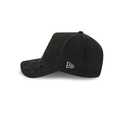 Pictured is this MLB Star Visor New York Yankees 9FORTY A-Frame cap in black. 4