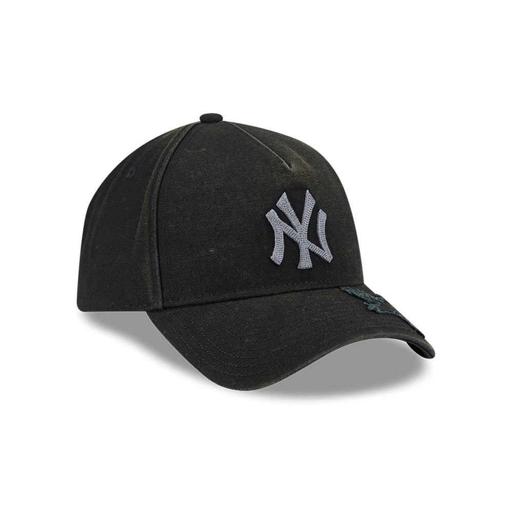 Pictured is this MLB Star Visor New York Yankees 9FORTY A-Frame cap in black. 3