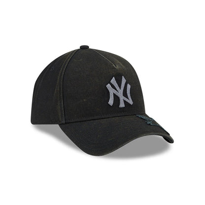 Pictured is this MLB Star Visor New York Yankees 9FORTY A-Frame cap in black. 3