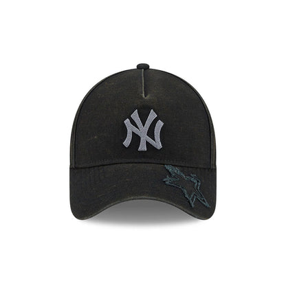 Pictured is this MLB Star Visor New York Yankees 9FORTY A-Frame cap in black. 2