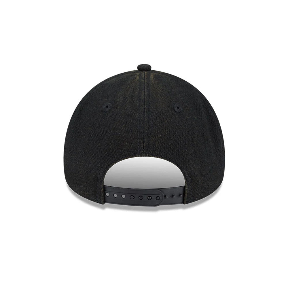 Pictured is this MLB Star Visor New York Yankees 9FORTY A-Frame cap in black. 6