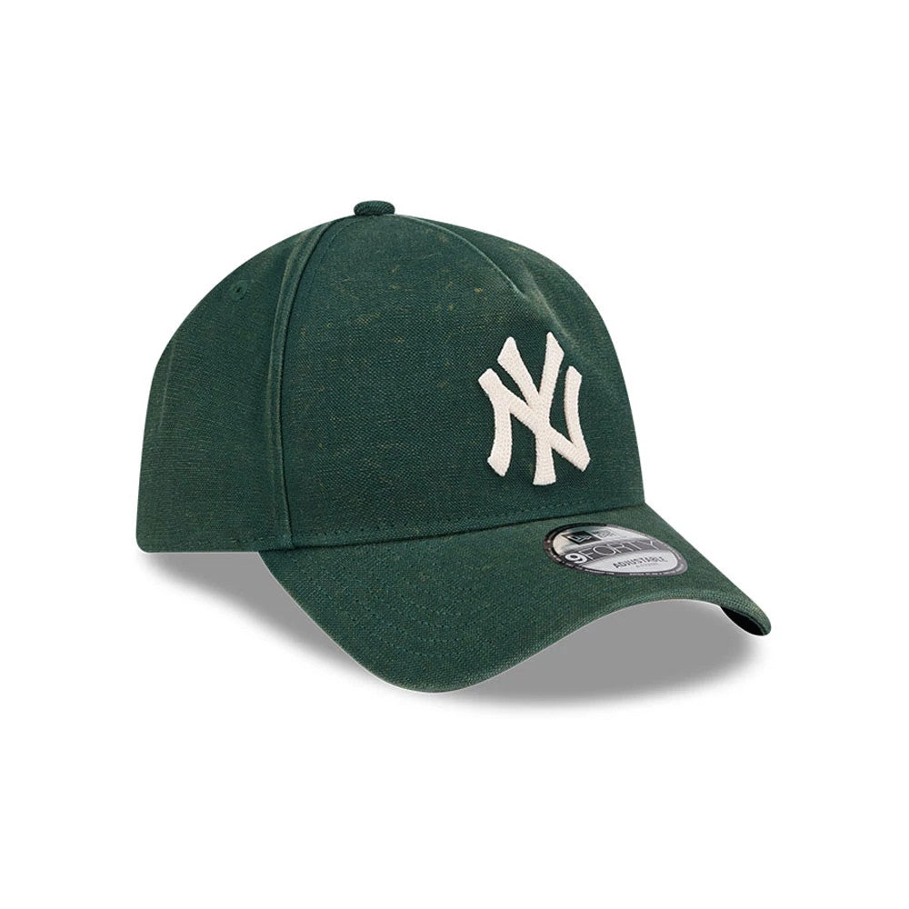 Pictured is this MLB Washed Canvas New York Yankees 9FORTY A-Frame cap in dark green. 3