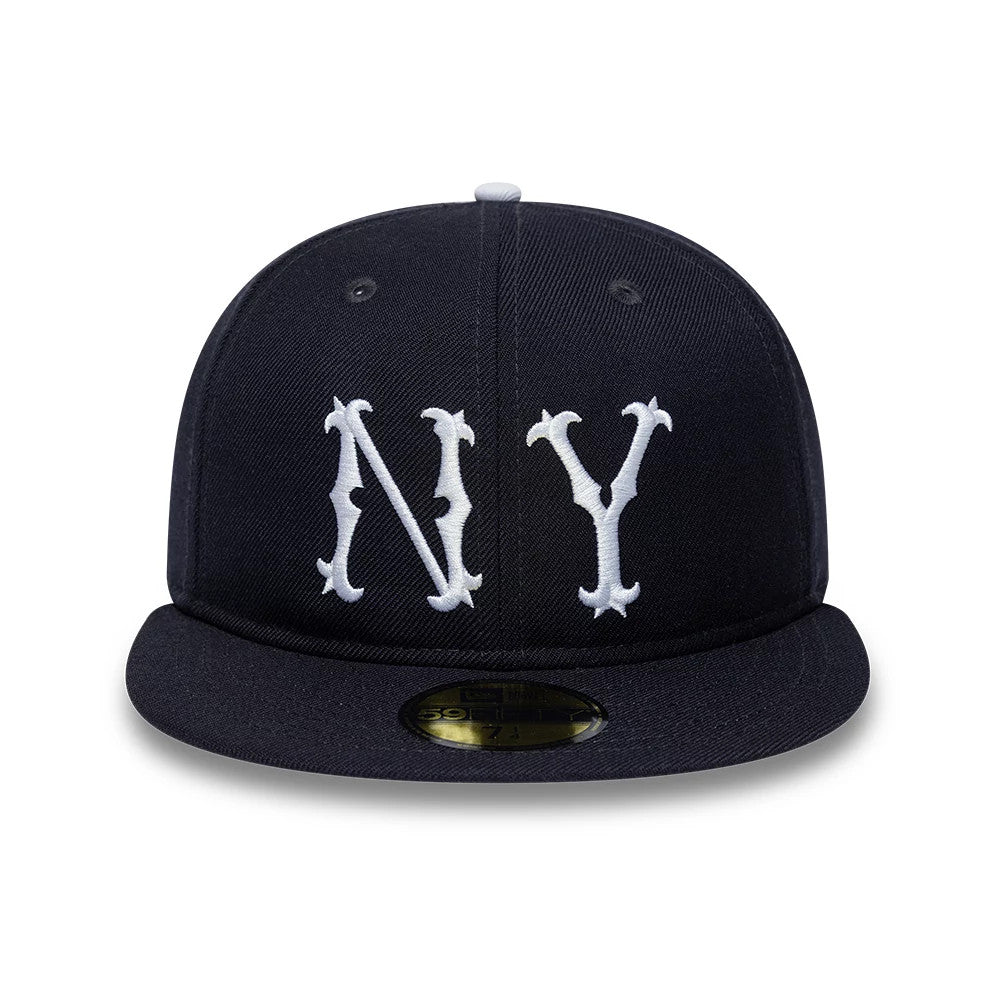 Pictured is this MLB Cooperstown New York Highlanders 59FIFTY Fitted cap in navy. 3