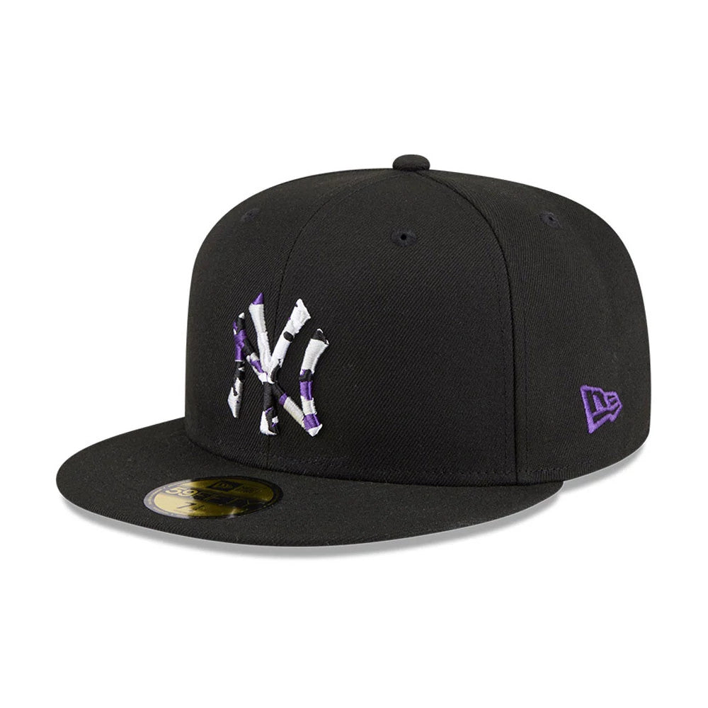 Pictured is this MLB Camo Infill New York Yankees 59FIFTY Fitted cap in black. 4