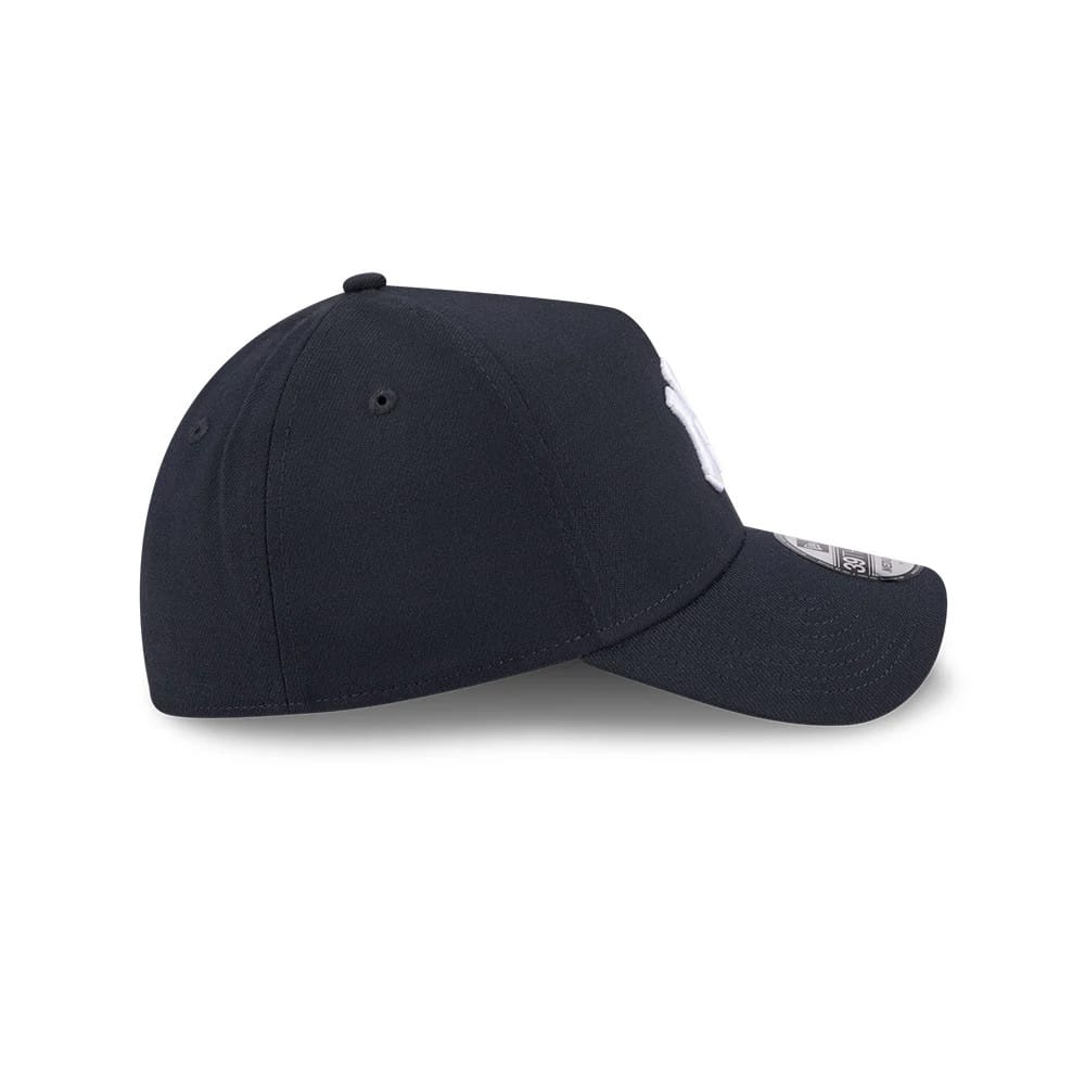 Pictured is this MLB Glow Stars New York Yankees 39THIRTY A-Frame Stretch Fit cap in navy. 7