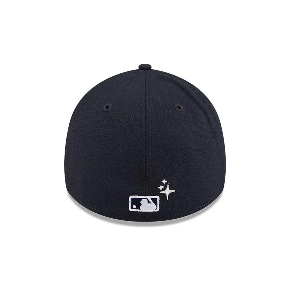 Pictured is this MLB Glow Stars New York Yankees 39THIRTY A-Frame Stretch Fit cap in navy. 5