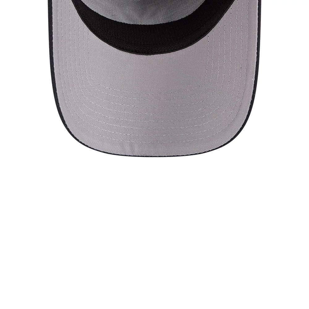 Pictured is this MLB Glow Stars New York Yankees 39THIRTY A-Frame Stretch Fit cap in navy. 2
