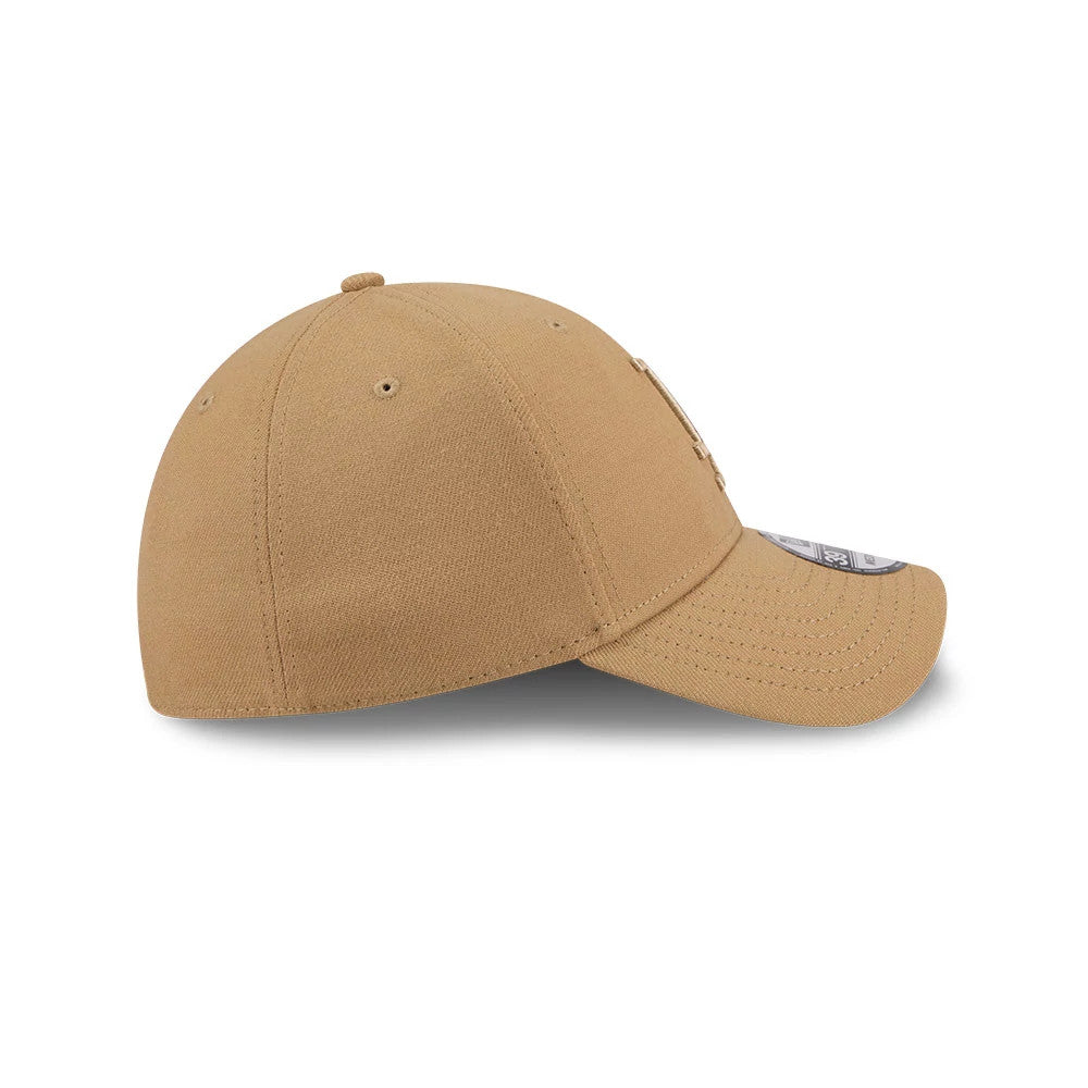 Pictured is this MLB LA Dodgers 39THIRTY Stretch Fit cap in beige. 6