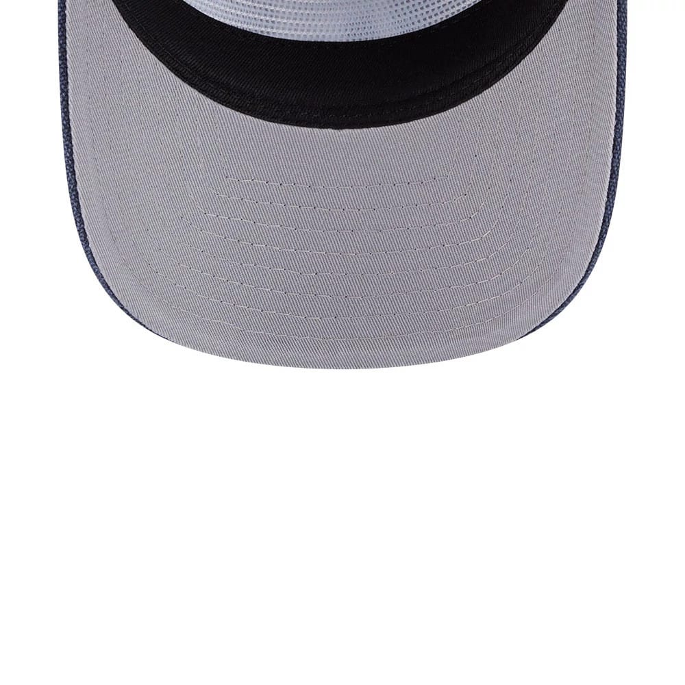 Pictured is this MLB Duck Canvas New York Yankees 19TWENTY cap in navy. 2