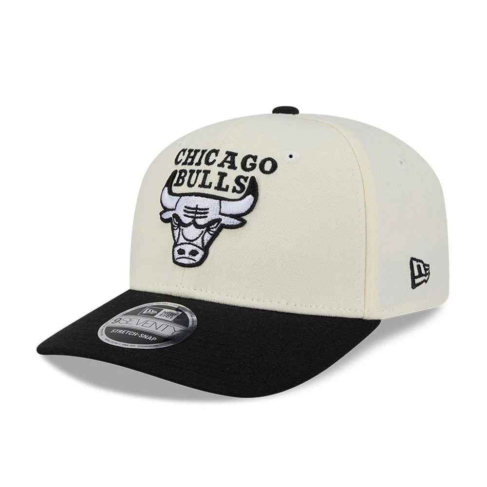 Pictured is this NBA 2 Tone Chicago Bulls 9SEVENTY Stretch Snap cap in cream & black. 1