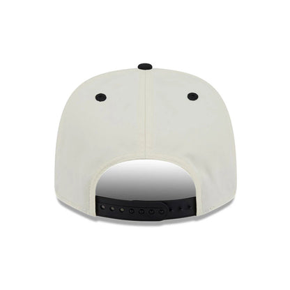 Pictured is this New Era Linear Logo 9SEVENTY Stretch Snap cap in white & black. 7