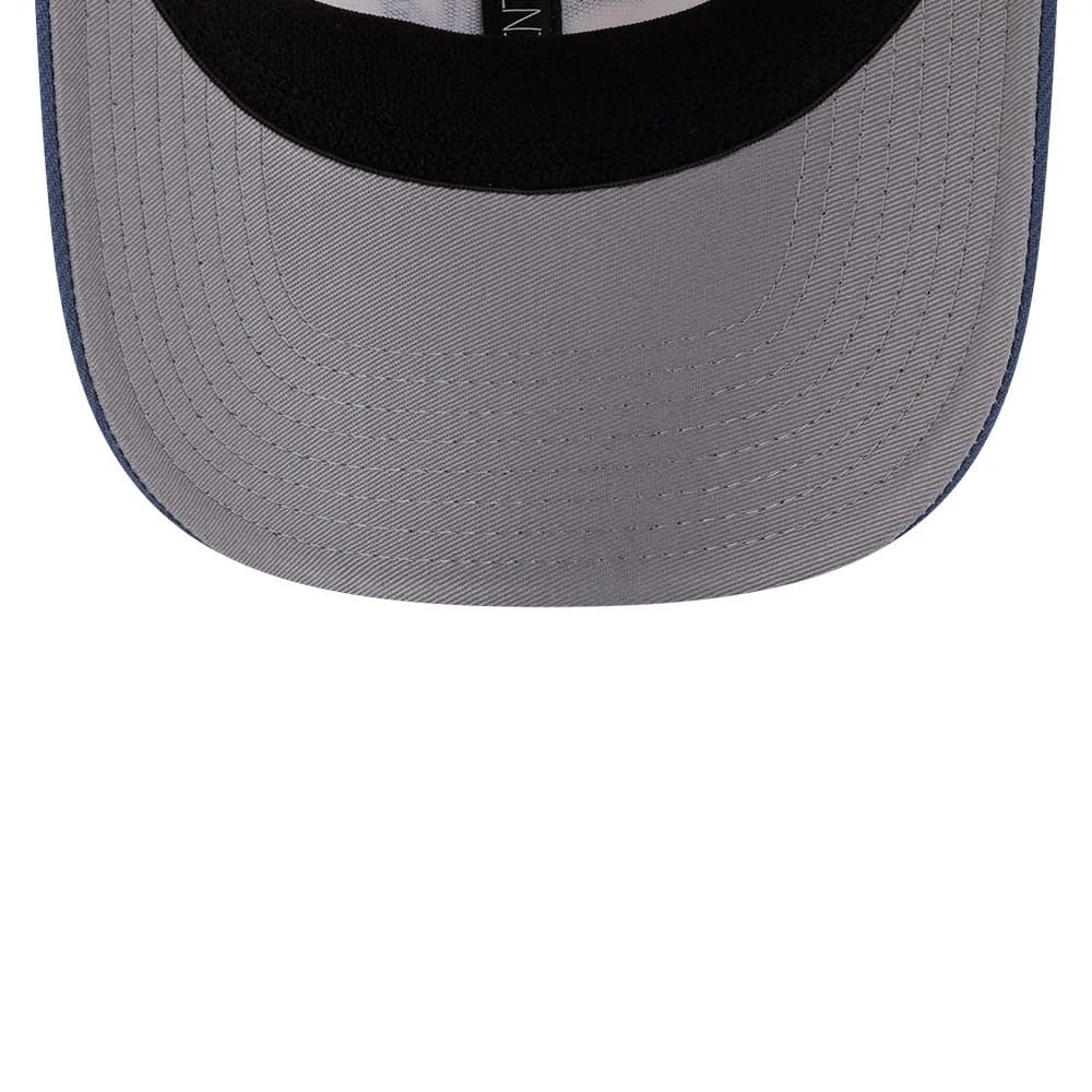 Pictured is this MLB Slate Stone Chicago White Sox 9SEVENTY Stretch Snap cap in cream & dark blue. 2