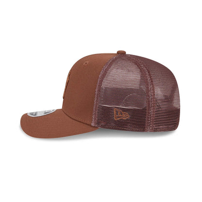 Pictured is this MLB Tiramisu New York Yankees 9SEVENTY Stretch Snap cap in dark brown. 5
