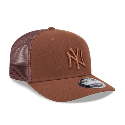 Pictured is this MLB Tiramisu New York Yankees 9SEVENTY Stretch Snap cap in dark brown. 4