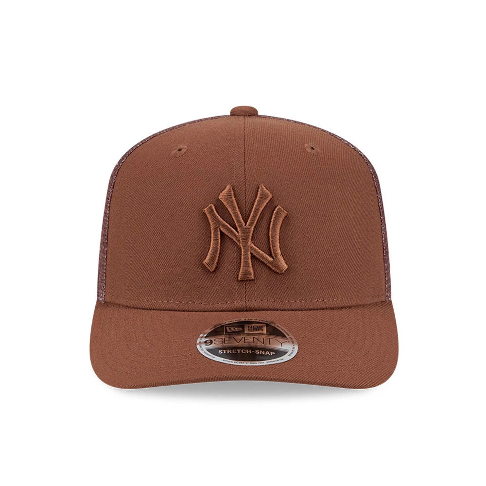 Pictured is this MLB Tiramisu New York Yankees 9SEVENTY Stretch Snap cap in dark brown. 3