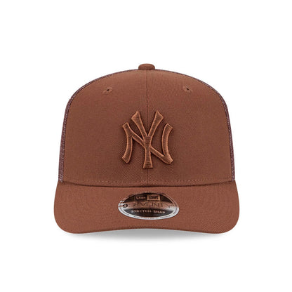 Pictured is this MLB Tiramisu New York Yankees 9SEVENTY Stretch Snap cap in dark brown. 3