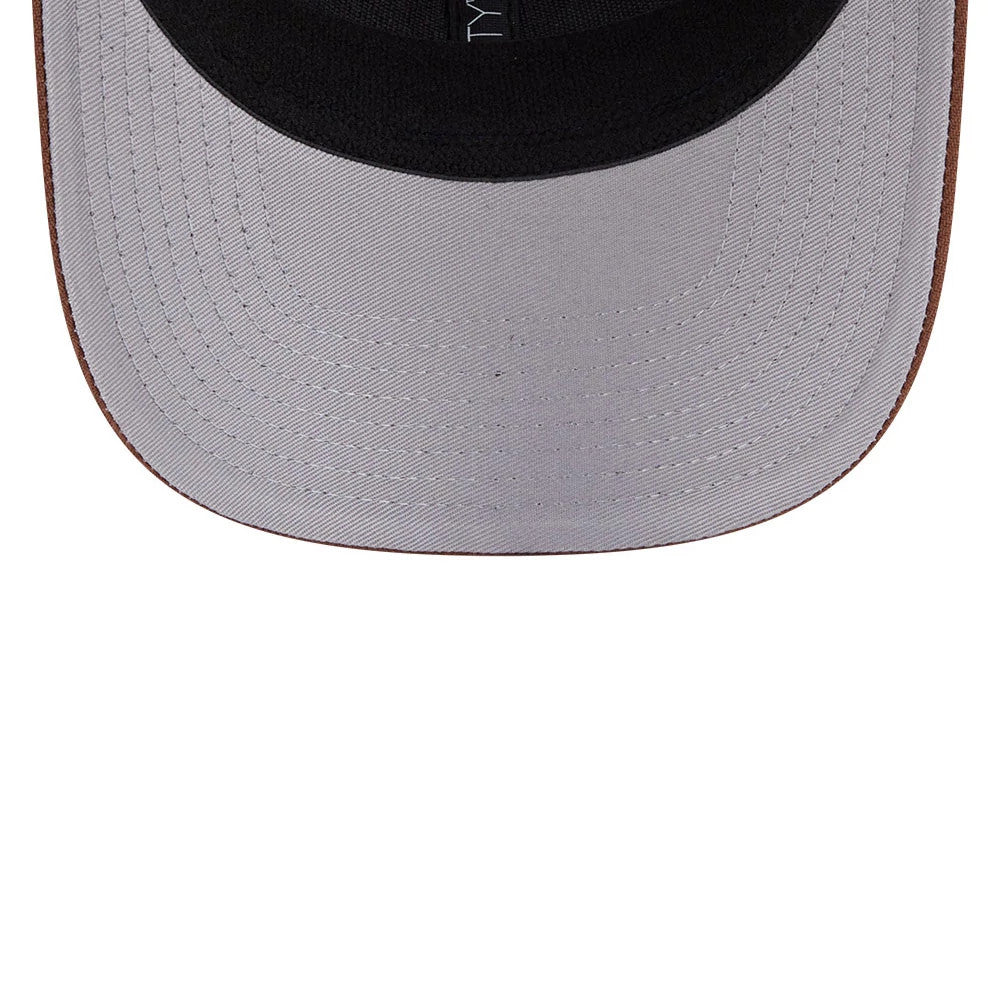 Pictured is this MLB Tiramisu New York Yankees 9SEVENTY Stretch Snap cap in dark brown. 2