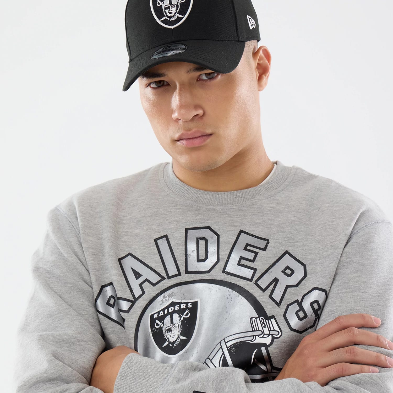 NFL Training 2026 Las Vegas Raiders Grey Crew Neck Sweater | NEC UK