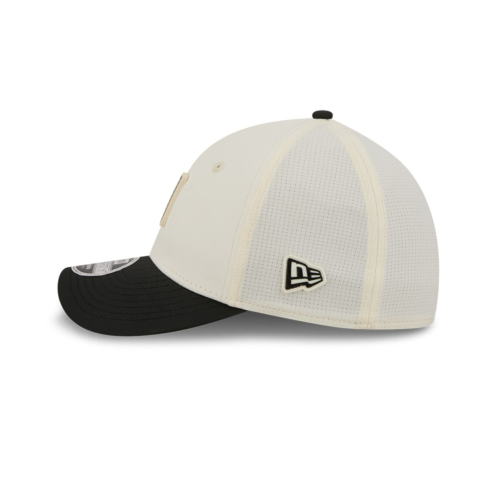Pictured is this NFL Training 2026 Las Vegas Raiders 39THIRTY M-Crown Stretch Fit cap in white. 6