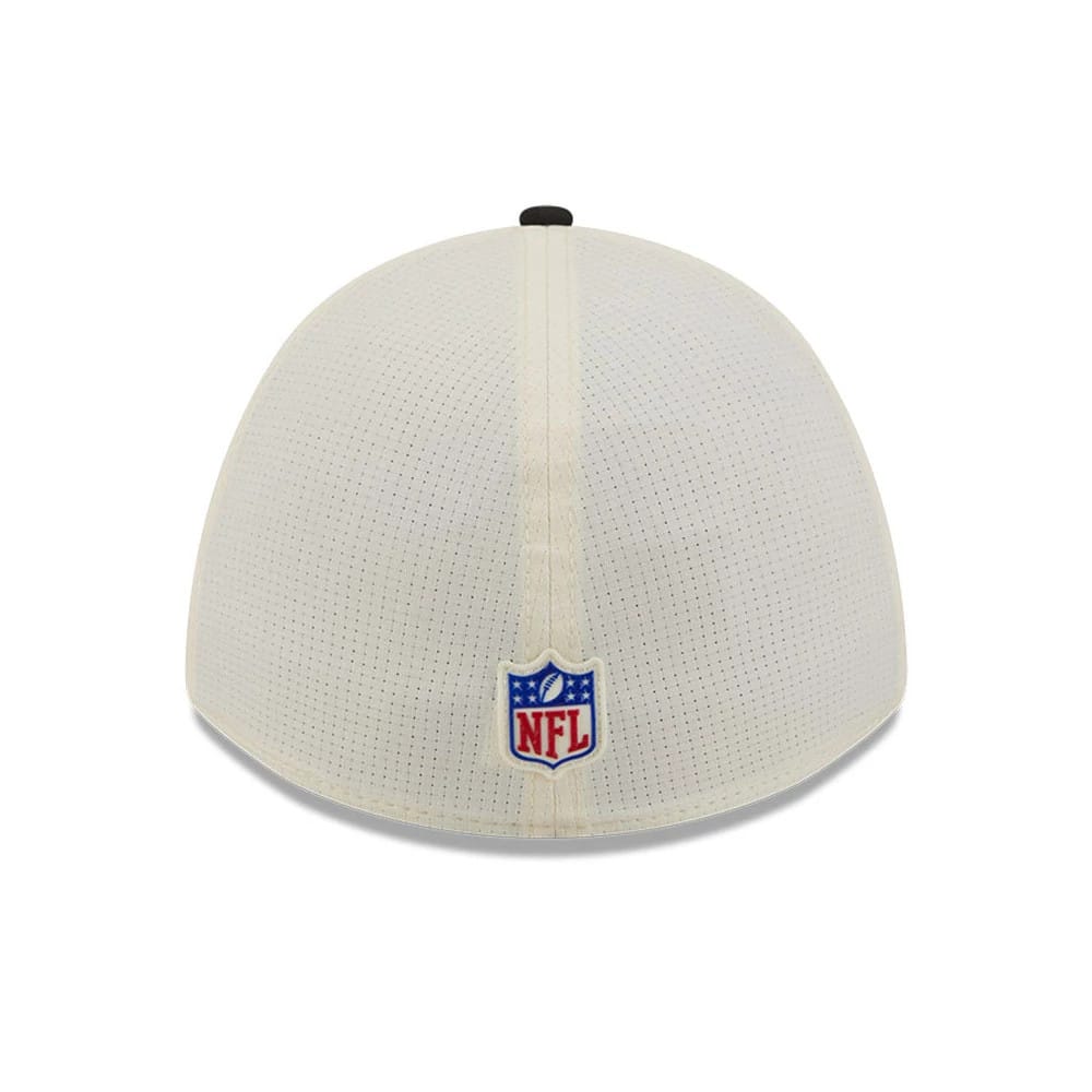 Pictured is this NFL Training 2026 Las Vegas Raiders 39THIRTY M-Crown Stretch Fit cap in white. 4