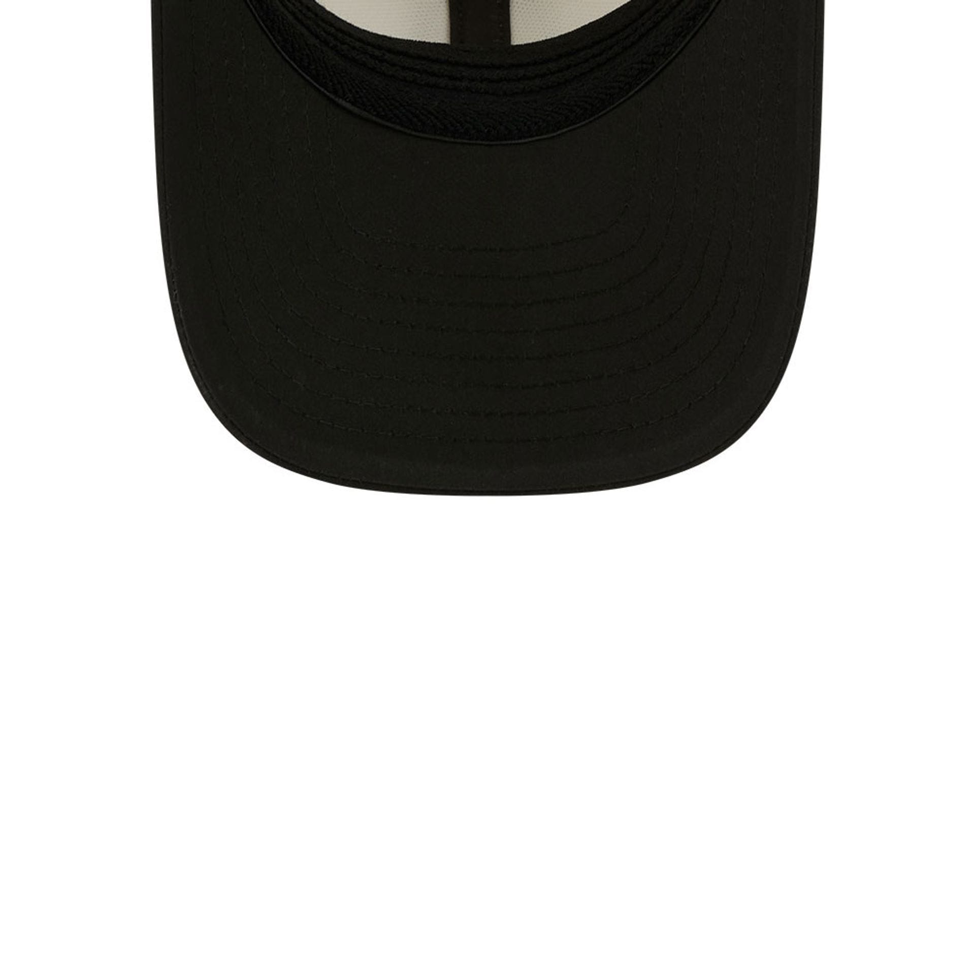Pictured is this NFL Training 2026 Las Vegas Raiders 39THIRTY M-Crown Stretch Fit cap in white. 7