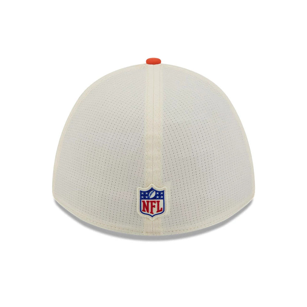 Pictured is this NFL Training 2026 Cleveland Browns 39THIRTY M-Crown Stretch Fit cap in white. 4