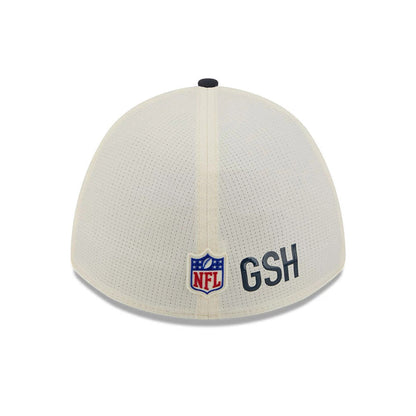 Pictured is this NFL Training 2026 Chicago Bears 39THIRTY M-Crown Stretch Fit cap in white. 6