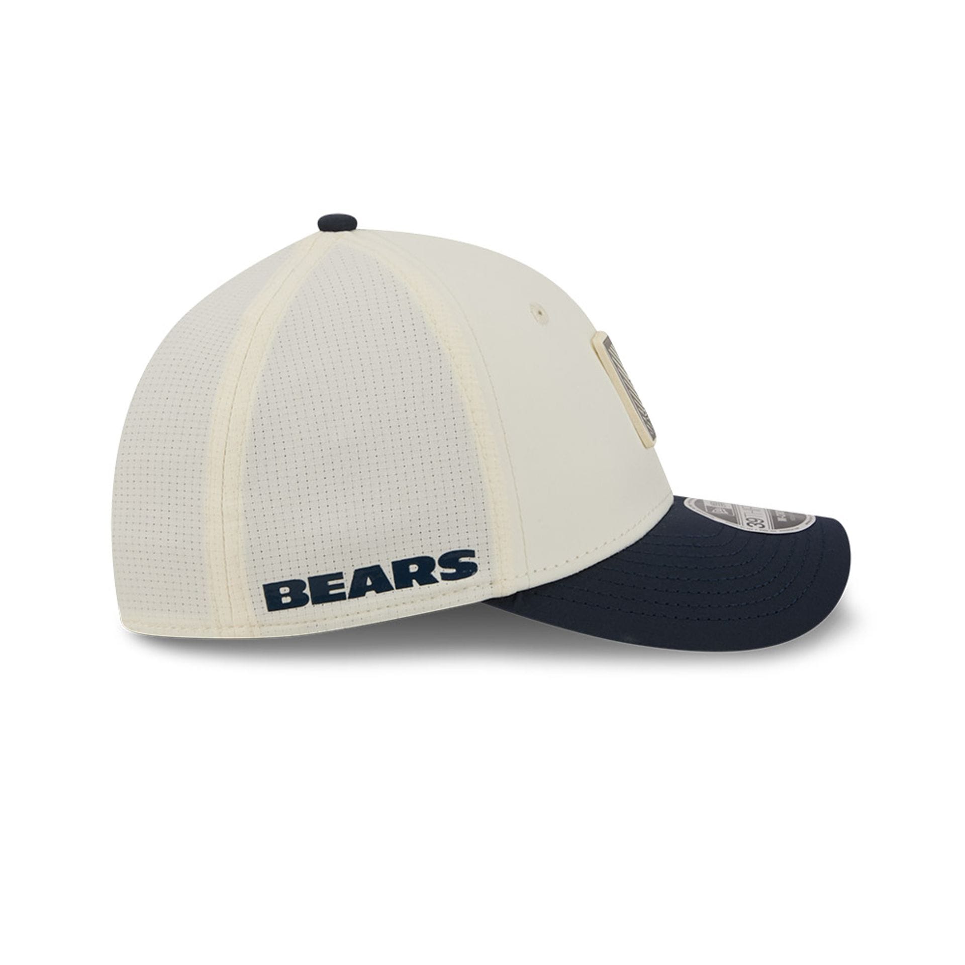 Pictured is this NFL Training 2026 Chicago Bears 39THIRTY M-Crown Stretch Fit cap in white. 4
