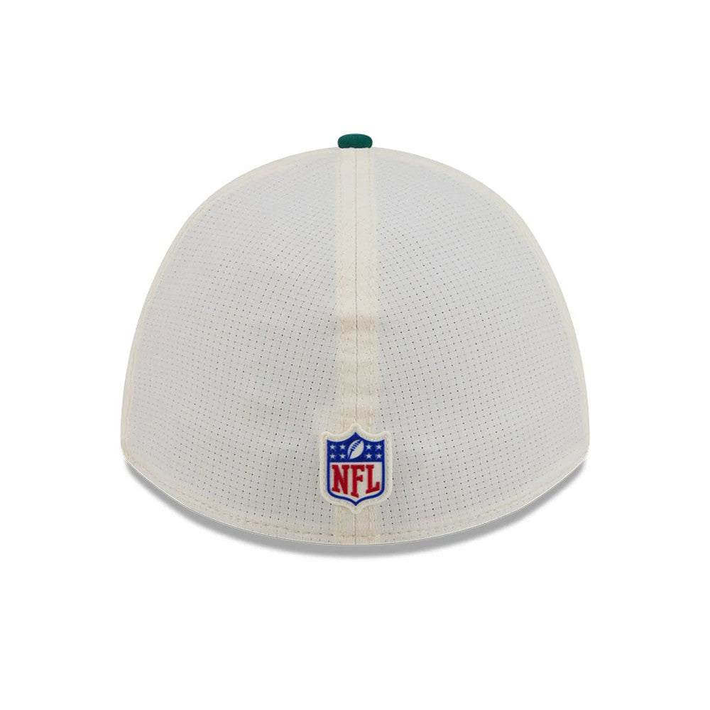 Pictured is this NFL Training 2026 New York Jets 39THIRTY M-Crown Stretch Fit cap in white. 6