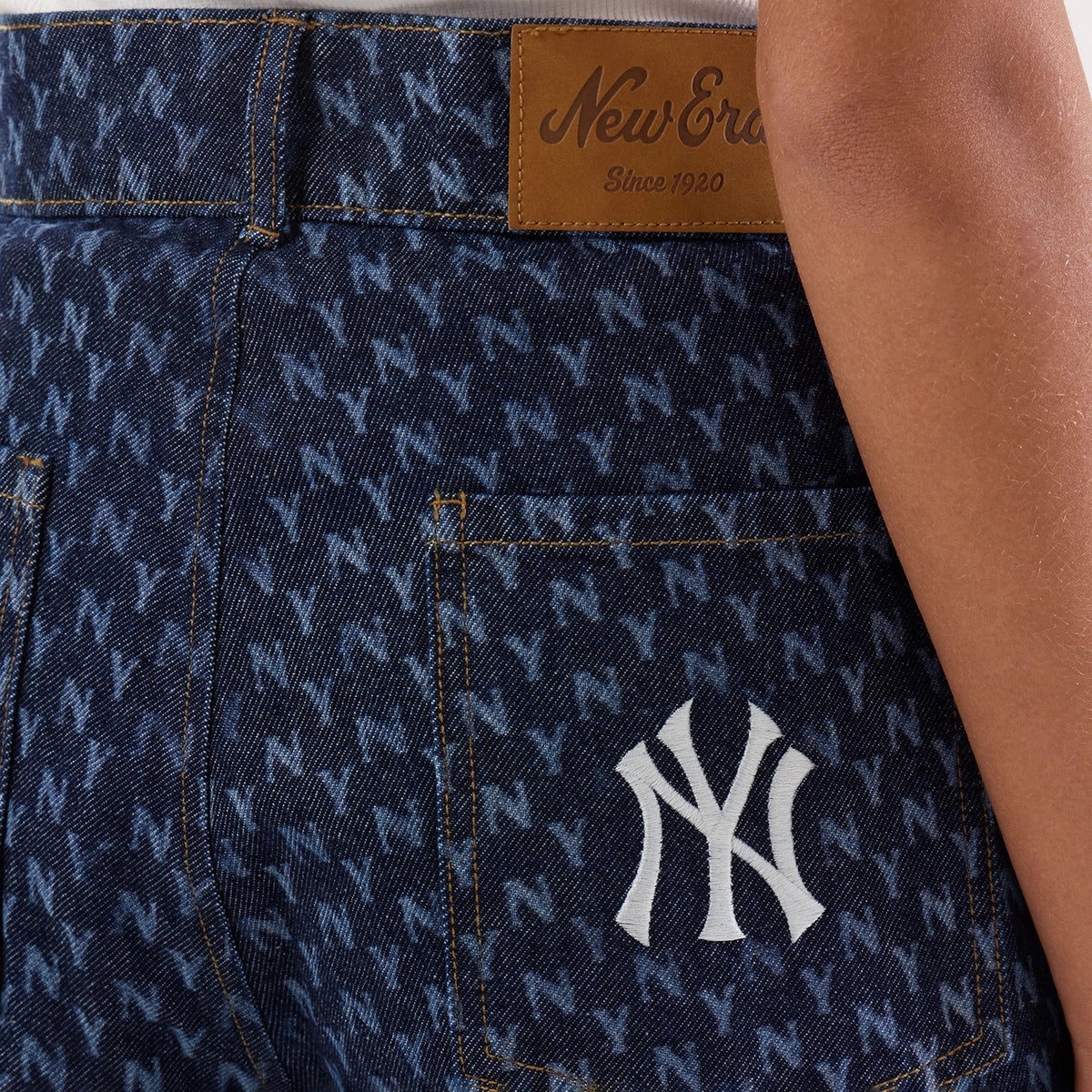 The model is wearing this Womens MLB Denim New York Yankees Wide Leg Trousers in navy. 5