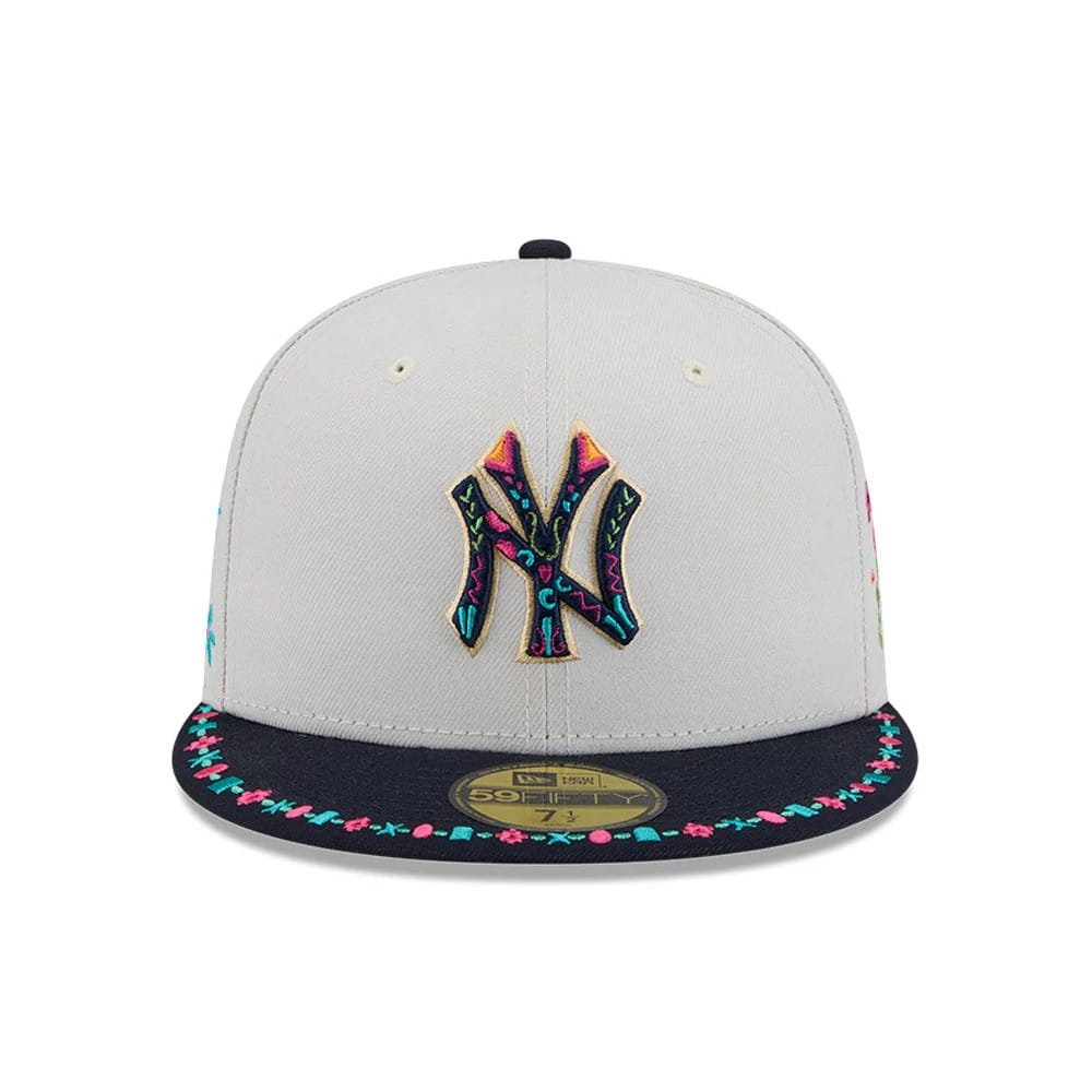 Pictured is this MLB Heritage New York Yankees 59FIFTY Fitted cap in light beige. 4