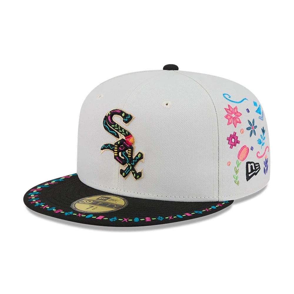 Pictured is this MLB Heritage Chicago White Sox 59FIFTY Fitted cap in light beige. 1