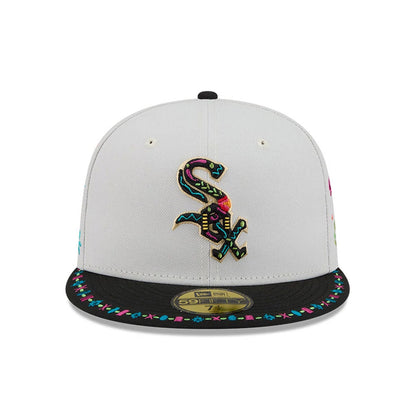 Chicago White Sox MLB Heritage Light Beige New Era 59FIFTY Fitted Cap, front view showing a multicoloured embroidered White Sox logo centred on the light beige crown, black visor with decorative stitching, and a gold 59FIFTY size sticker.