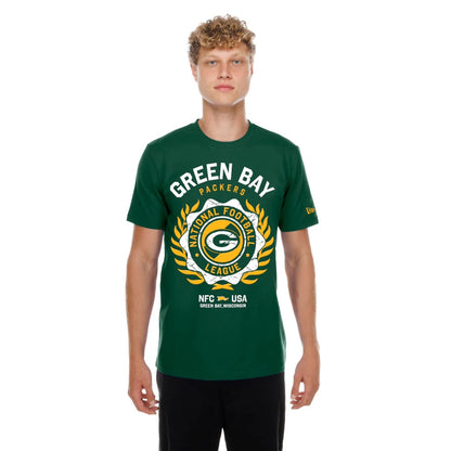 The model is wearing this NFL Green Bay Packers T-Shirt in dark green. 1