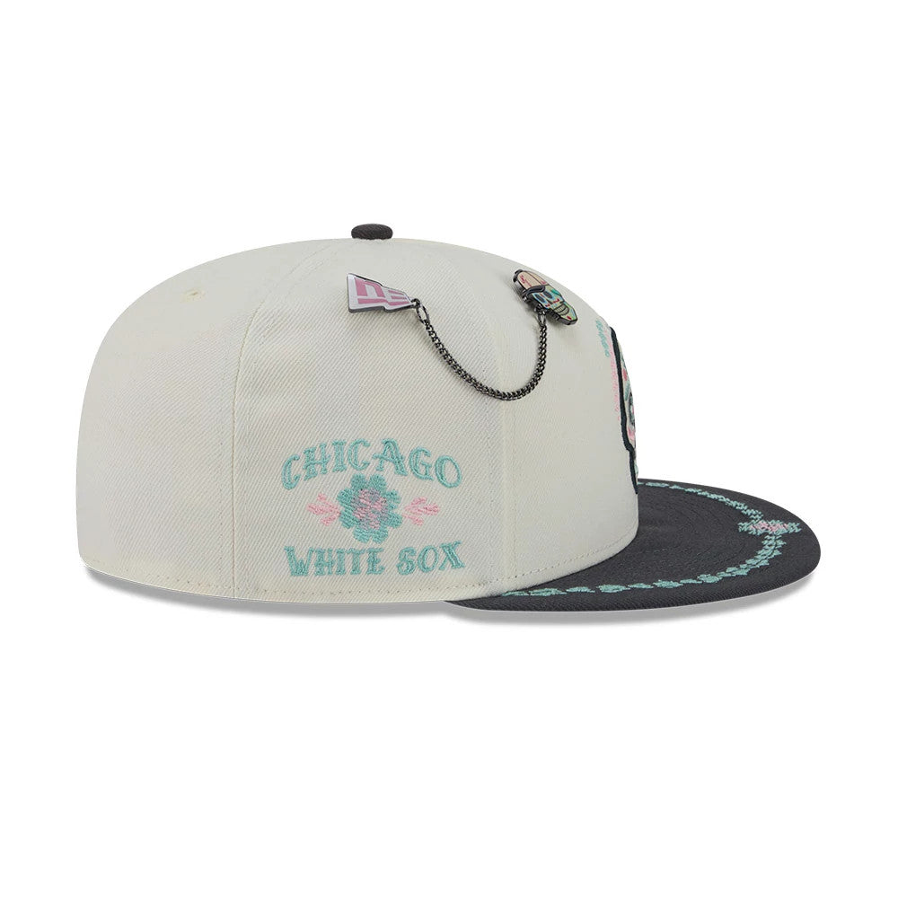 Pictured is this MLB Day Of The Dead Chicago White Sox 59FIFTY Fitted cap in light beige & black. 5