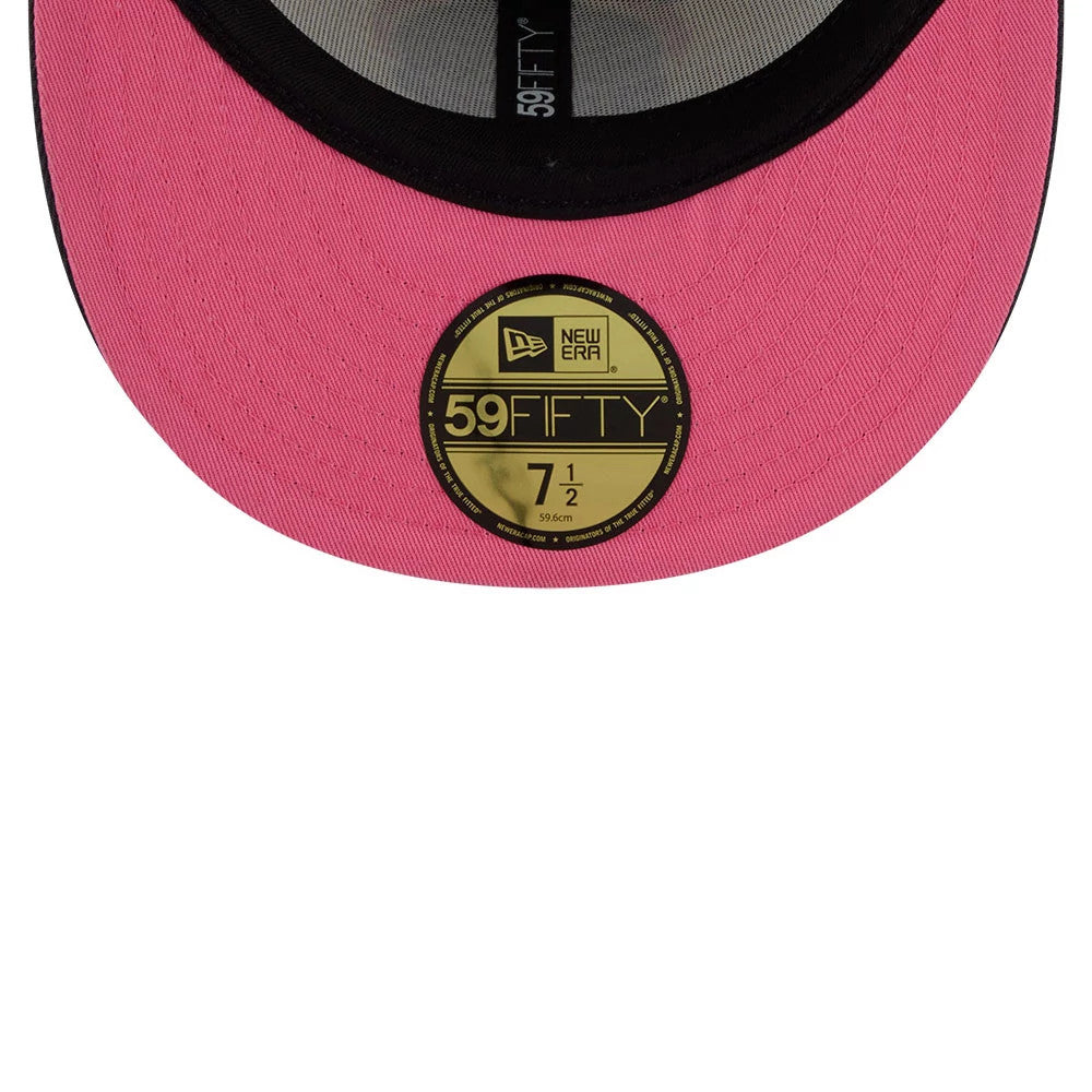Pictured is this MLB Day Of The Dead Chicago White Sox 59FIFTY Fitted cap in light beige & black. 2