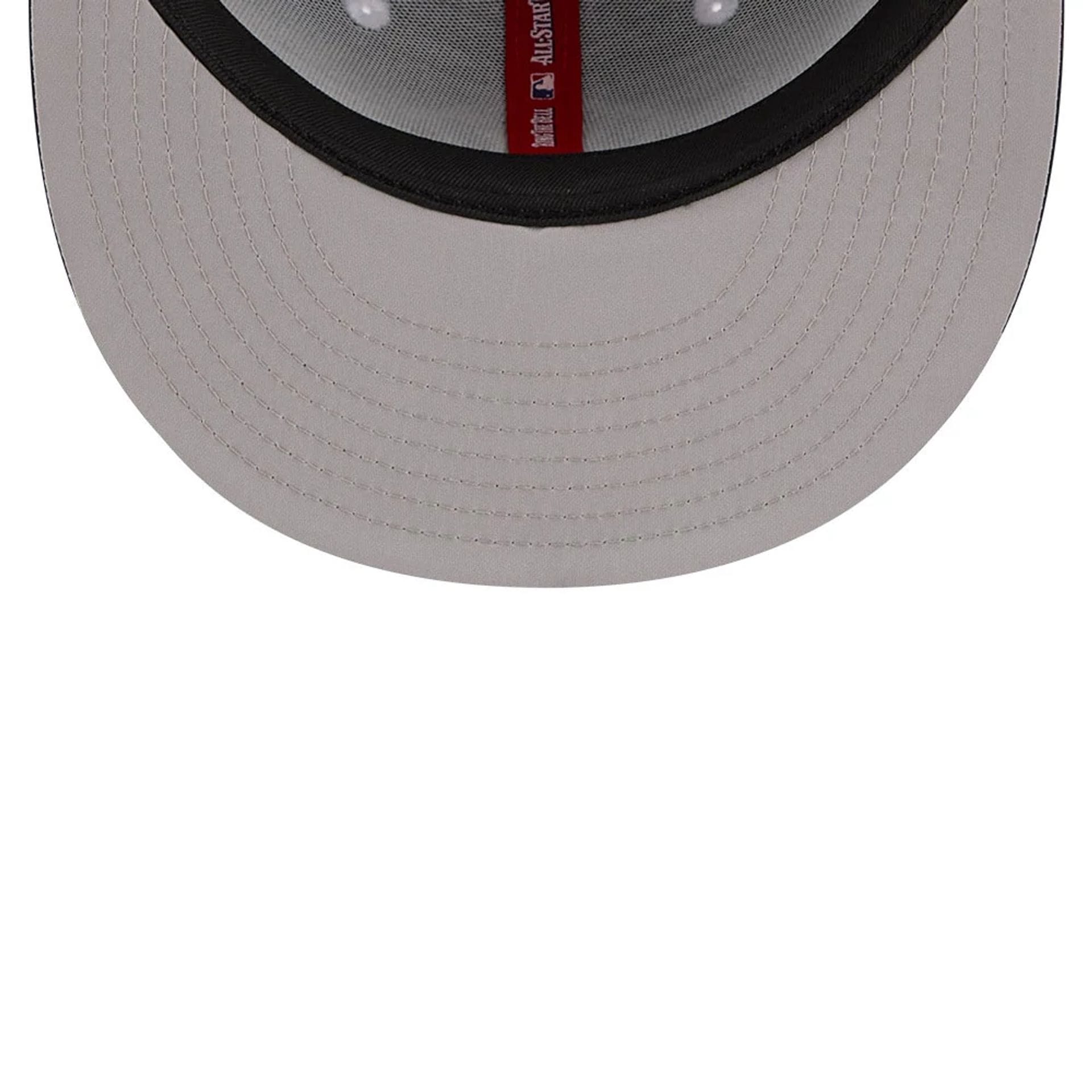 Pictured is this MLB All Star Game New York Yankees 9FIFTY Snapback cap in navy. 2