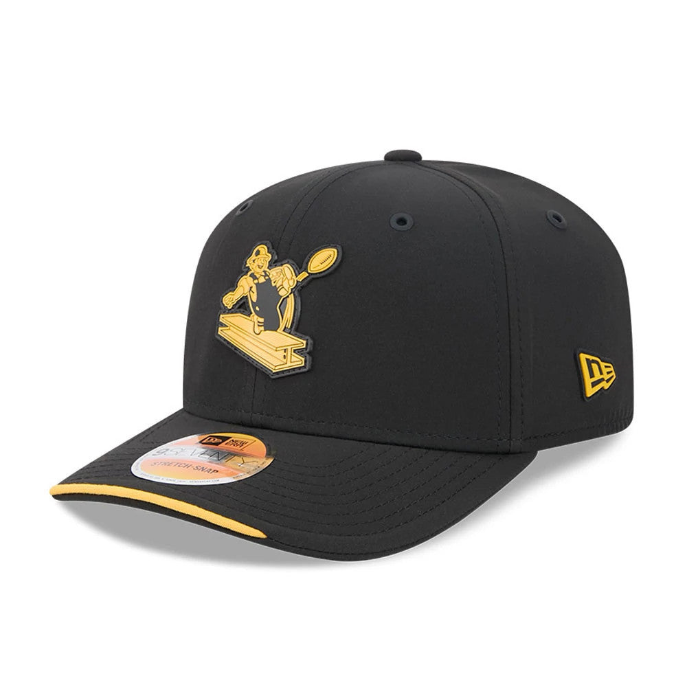 Steelers NFL Sideline 2026 Black New Era 9SEVENTY Stretch Snap Adjustable Cap, three-quarter view showing a raised gold team logo on the front panel, black visor with yellow edging, and gold New Era flag logo on the left side.