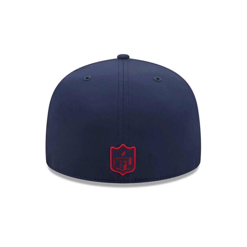 Pictured is this NFL Sideline 2026 New York Giants 59FIFTY Fitted cap in dark blue. 4