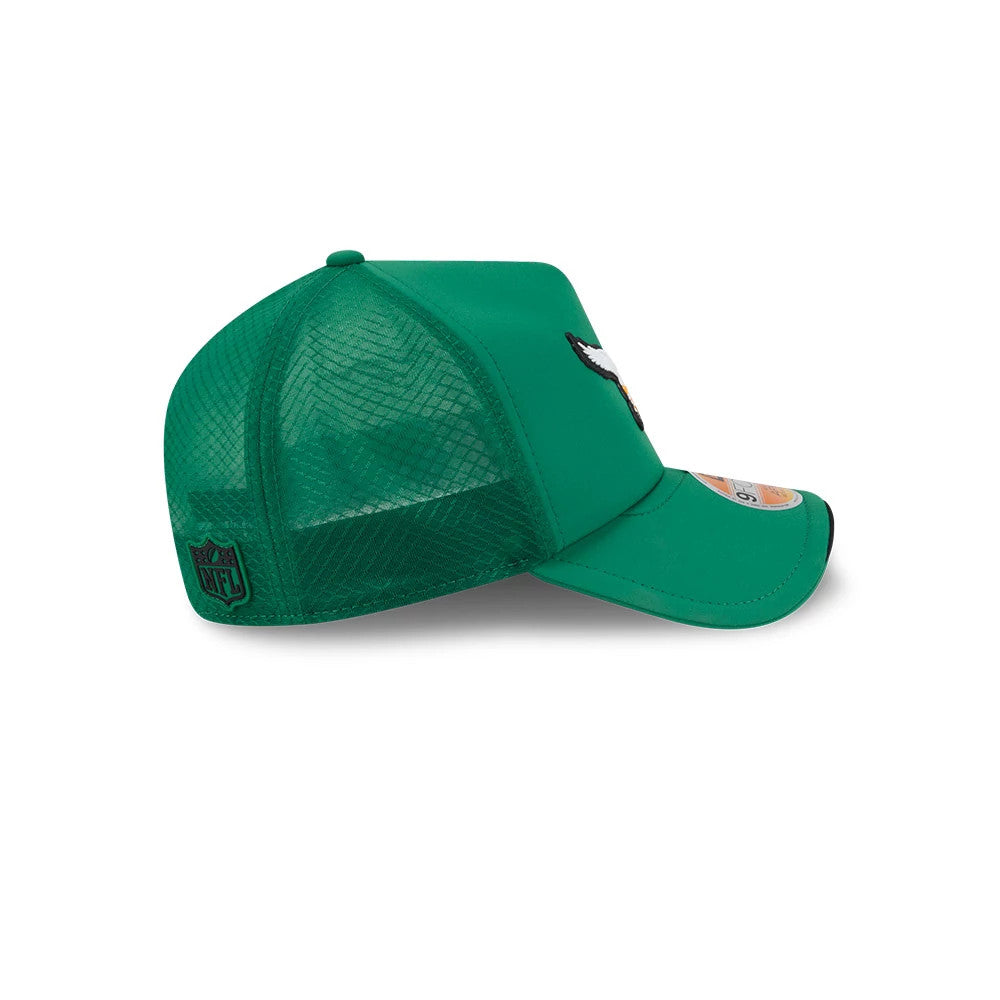 Philadelphia Eagles NFL Sideline 2026 Green New Era 9FORTY Apex Adjustable Cap, side view showing the black embroidered NFL shield logo on the mesh back panel, a structured green crown, and the 9FORTY size sticker on the curved green visor.