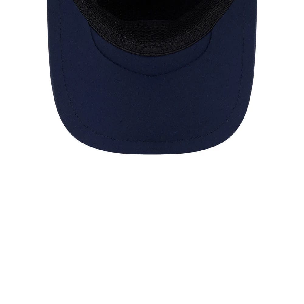 Pictured is this NFL Sideline 2026 New York Giants 9FORTY Apex cap in dark blue. 2