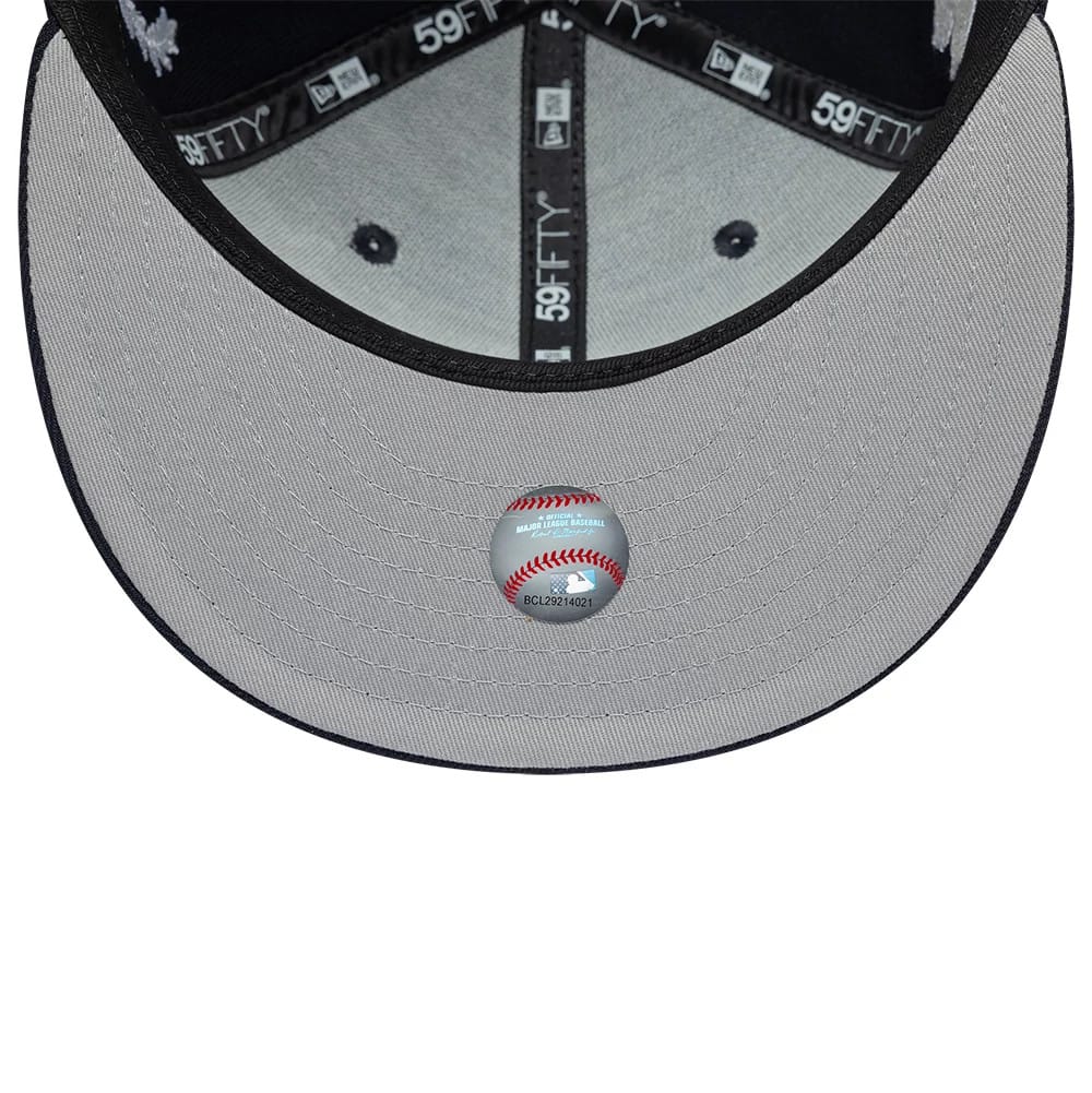 Pictured is this MLB Mythical New York Yankees 59FIFTY Fitted cap in navy. 2