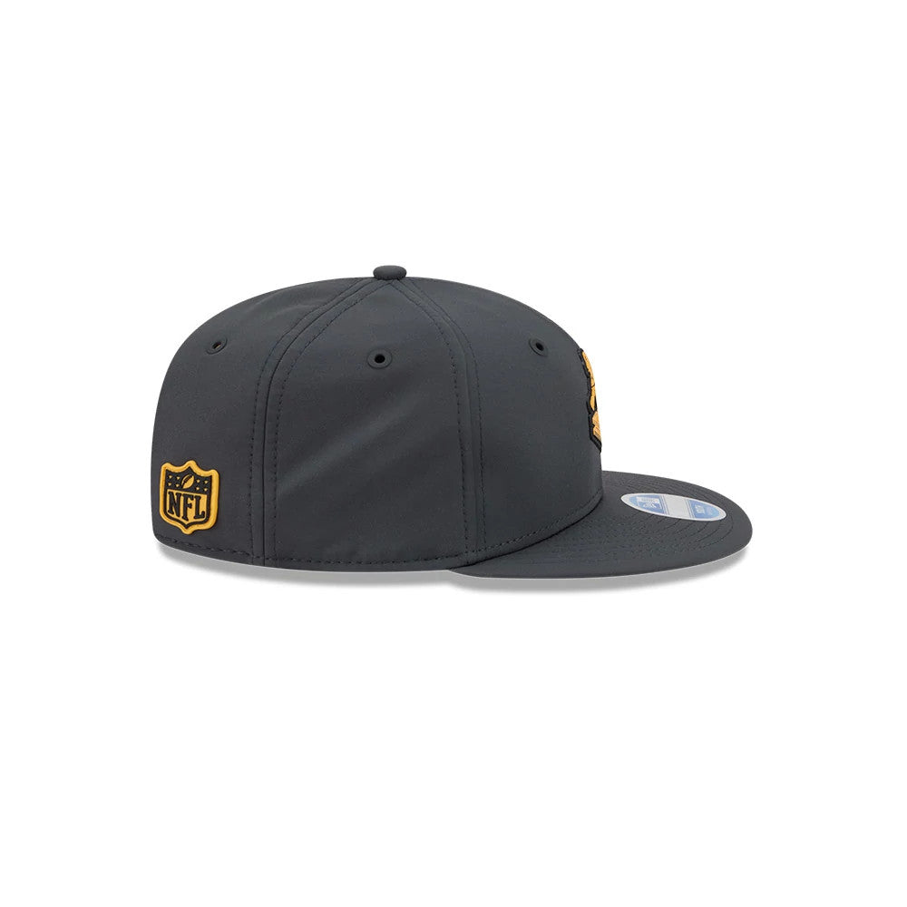 Pictured is this Youth NFL Sideline 2026 Pittsburgh Steelers 9FIFTY Snapback cap in charcoal. 7